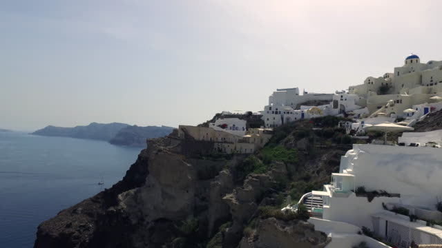 Sea,-white-and-blue-in-OIA-city