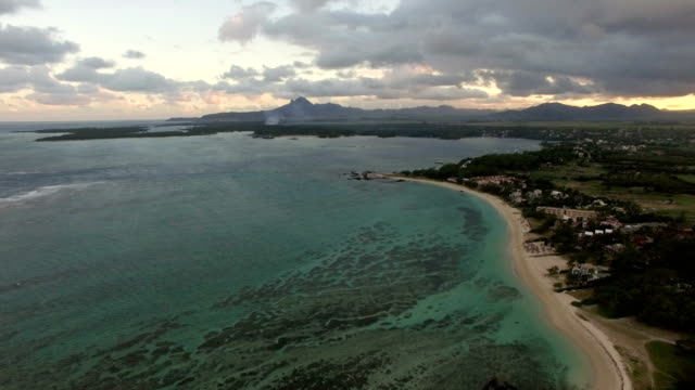 Luftaufnahme-der-Küste-der-Insel-Mauritius