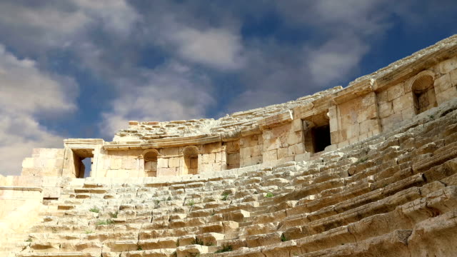 Amphitheater-in-Jerash-(Gerasa-der-Antike),-Hauptstadt-und-größte-Stadt-von-Jerash-Governorate,-Jordanien