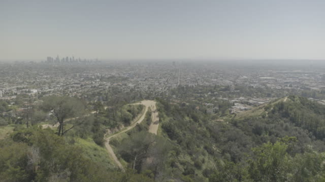 Griffith-Park-Pfad-und-City,-Los-Angeles