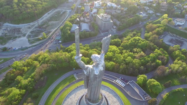 Kiev---la-capital-de-Ucrania.-Madre-patria.-Vista-aérea.