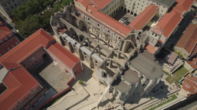 Portugal-sonnigen-Abend-Lissabon-Stadtbild-Ruinen-aerial-Panorama-4k