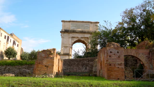 Blick-von-der-Bogen-von-Titus-im-Palatin-in-Rom-in-Italien