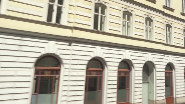Historisches-Gebäude-der-Kaserne-in-der-Stadt-Wien