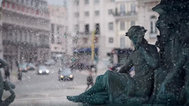 Fountain-at-Rossio-square-in-the-heart-of-Lisbon-in-slow-motion