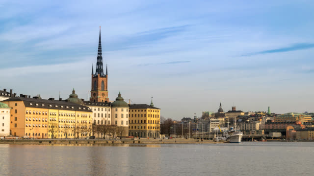 Lapso-de-tiempo-Stockholm-Suecia-4K,-timelapse-del-skyline-de-ciudad-de-Gamla-Stan-y-Slussen
