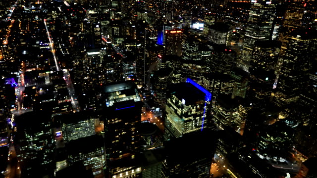 Timelapse-aerial-of-traffic-in-Toronto-at-night