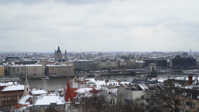 You-can-see-the-embankment-of-the-Danube-and-the-Basilica-of-St.-Istvan