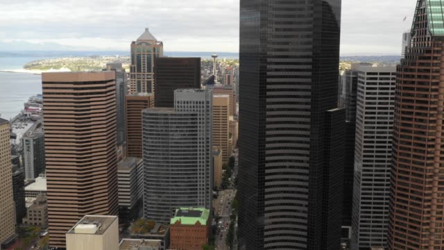 Luftbild-Drohne-Aufnahmen-von-Downtown-Seattle-WA