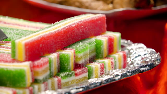 Bunten-Süßigkeiten-Streifen-mit-dem-Zucker-Mantel
