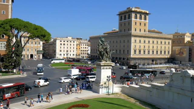 Piazza-di-Venezia,-Rome,-Italy