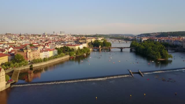 Erstaunliche-Blick-auf-die-Stadt-Prag-Karlsbrücke-von-oben.