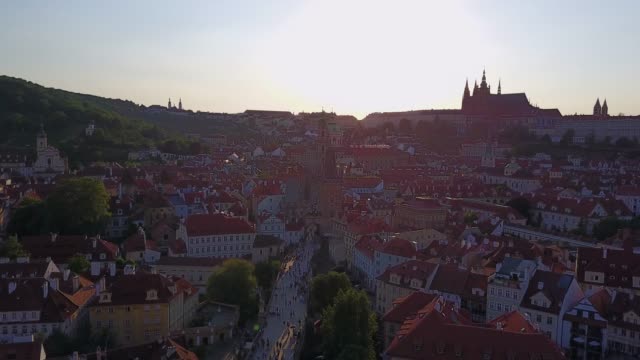 Panorama-Blick-auf-die-Stadt-Prag-von-oben