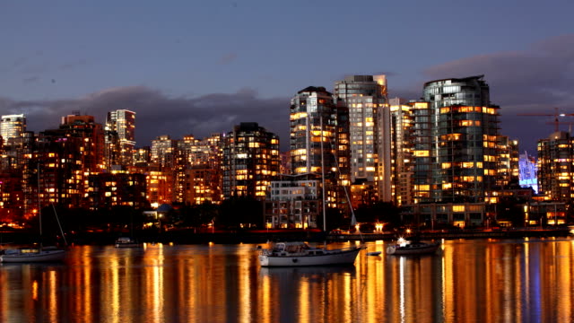 Day-to-night-timelapse-Vancouver,-British-Columbia
