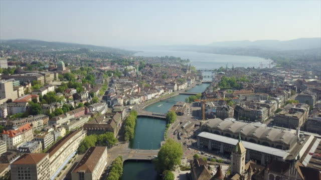 día-de-verano-Zurich-City-Center-panorama-aéreo-4k-Suiza