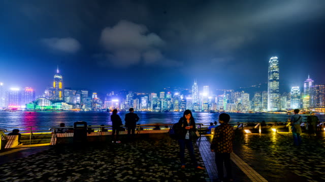 Hong-Kong,China-Nov-11,2014:-The-amazing-view-of-Victoria-Harbour-and-visitors-in-Hong-Kong,-China