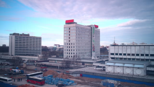 time-lapse-of-hotel-construction