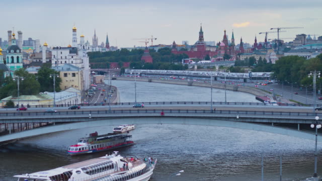 RUSSIA.-MOSCOW---2013:-4K-TL-Top-view-of-the-Moskva-River-embankment.