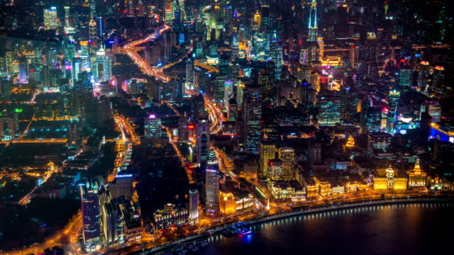 Shanghai-neon-Nacht-beleuchtet-highway-futuristischen-Wolkenkratzern,-China