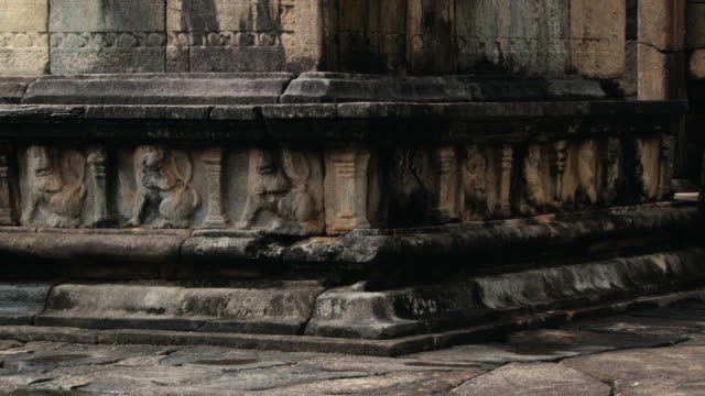 Ruinen-des-Gebäudes-in-der-Stadt-Polonnaruwa,-Sri-Lanka.