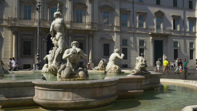 Italien-sonnigen-Rom-Stadt-berühmte-Piazza-Navona-moor-Brunnen-Panorama-4k