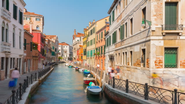 Italia-verano-día-Venecia-ciudad-canal-puente-soleado-panorama-4k-lapso-de-tiempo