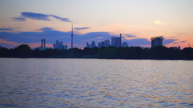 sunset-over-the-city-of-toronto-canada-summer-4k