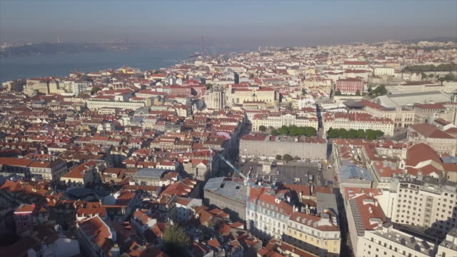 Portugal-Sommer-Tag-Lissabon-Stadtbild-Bucht-Luftbild-Panorama-4k