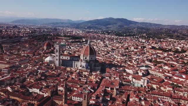 Drone-aéreos-material-de-archivo-de-vídeo---vista-panorámica-de-Florencia