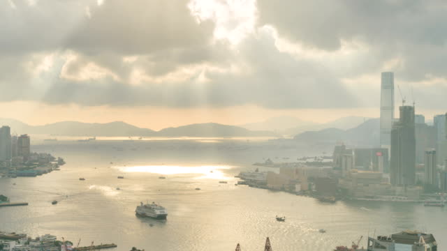 4K-de-Time-lapse:-puesta-de-sol-sobre-el-puerto-de-Victoria-en-Victoria-Peak,-Hong-Kong