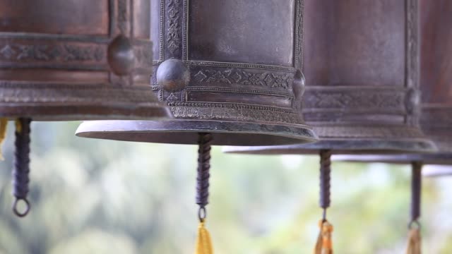 Glocken-in-buddhistischen-Tempel.-Pattaya,-Thailand