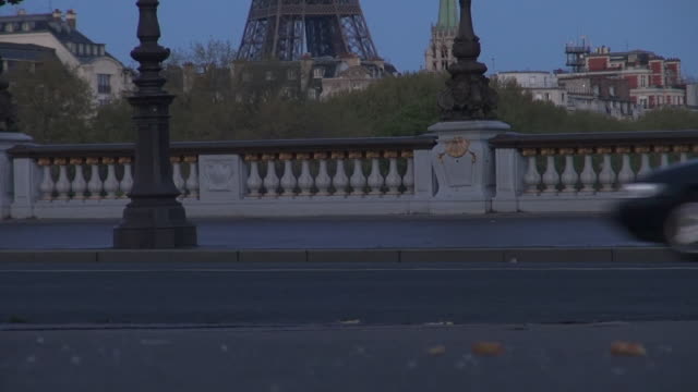 Morgen-in-der-Nähe-von-Alexander-Brücke,-Paris,-Frankreich