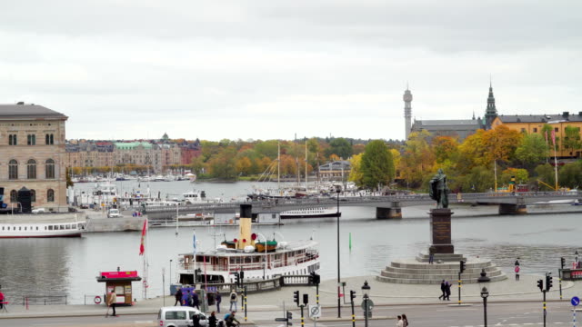 Blick-auf-die-Menschen-zu-Fuß-auf-den-Streetside-in-Stockholm-Schweden