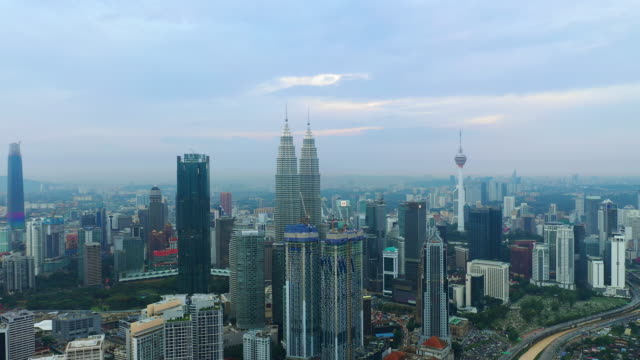 Abend-Zeit-Kuala-Lumpur-Stadtzentrum-Antenne-Panorama-4k-Malaysia
