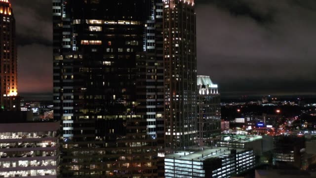 Antenne-von-Atlanta,-Georgia-bei-Nacht
