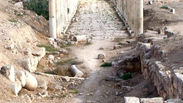 Decumanus-in-nach-Jerash,-Jordanien