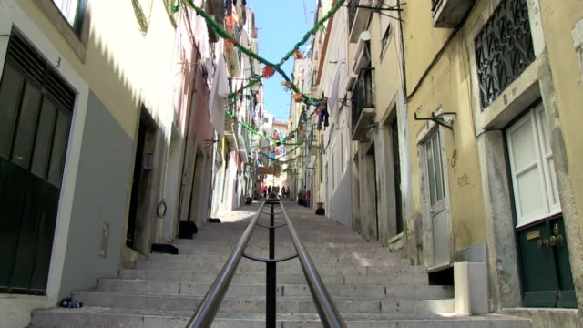 Alley-in-Lisbon