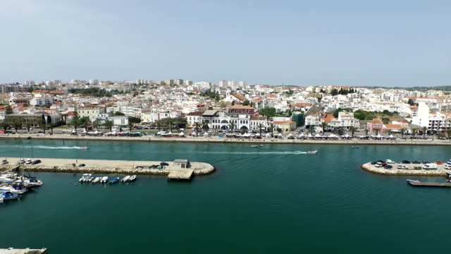 Luftbild-vom-Hafen-von-Lagos-der-Algarve,-Portugal