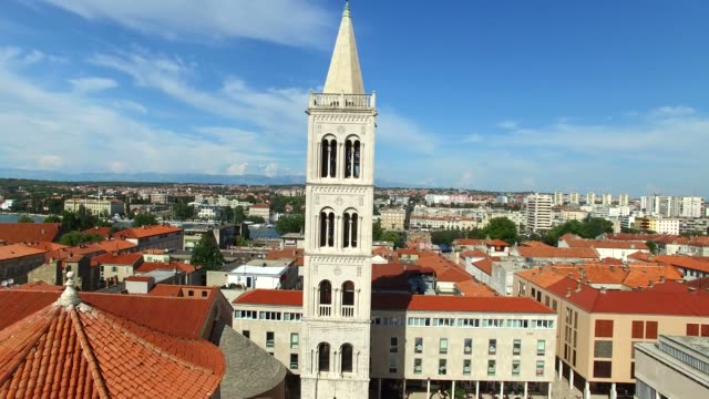 Turm-der-Kathedrale-St..-Anastasia-in-Zadar,-Kroatien