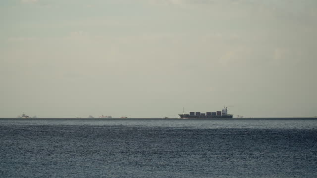 Cargo-Schiff-Segel-auf-dem-Meer.-Philippinen,-Manila