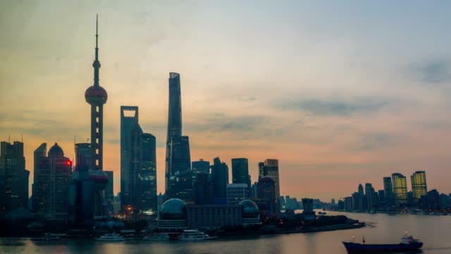 Time-lapse-video-of-Shanghai-Skyline-at-sunrise.