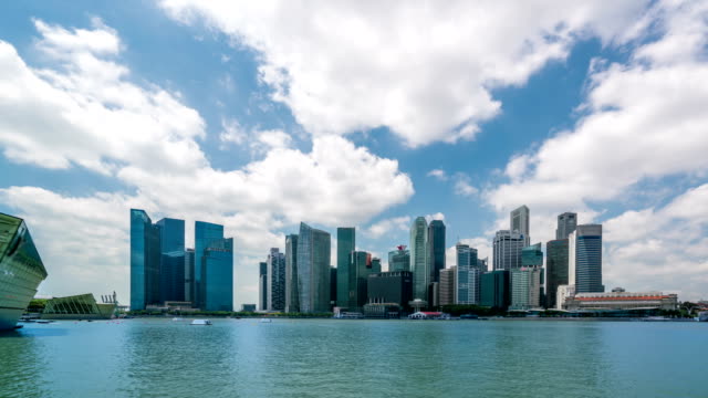 Lapso-de-tiempo-del-centro-de-la-ciudad-de-Singapur-y-cloudscape