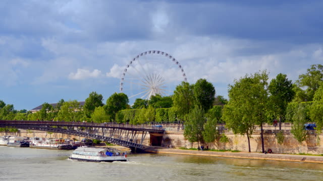 Seine-Paris-River-France,-Palace-De-Concorde,-Tourist-Boat-Spring-Season
