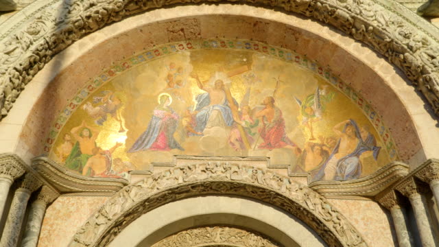 The-painting-of-the-image-of-Jesus-on-the-wall
