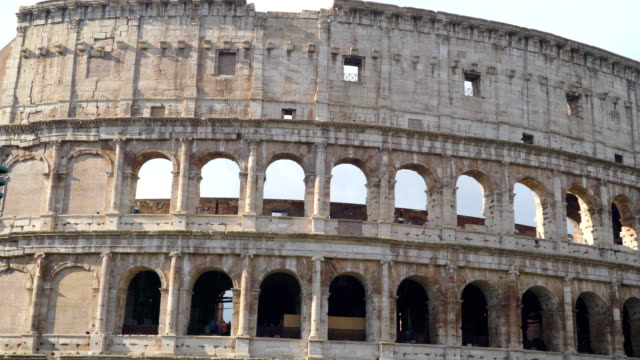 Das-große-Wahrzeichen-der-Roma-Italien,-Kolosseum