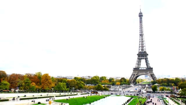 Blick-auf-Eiffelturm-in-Paris