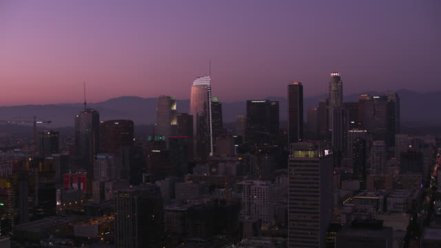 Los-Angeles,-Luftaufnahme-von-Los-Angeles-in-der-Abenddämmerung.