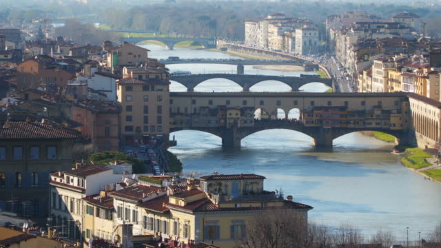 Brücken-über-den-Fluss-Arno-in-Florenz