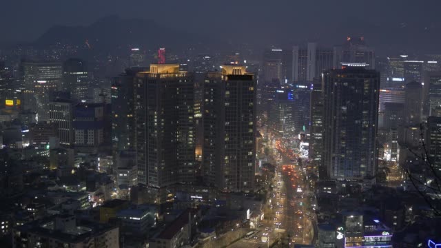 Nachtverkehr-in-Seoul,-Südkorea