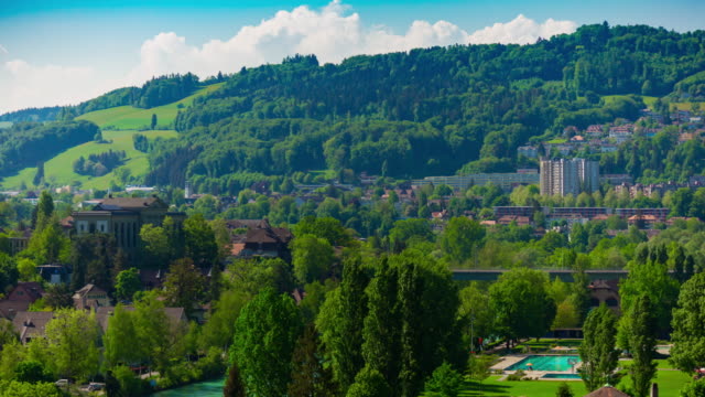 Suiza-Berna-de-día-soleado-paisaje-panorama-4k-timelapse